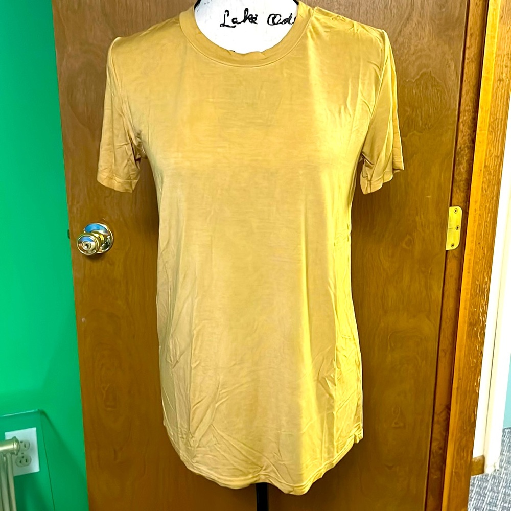 Short sleeve top